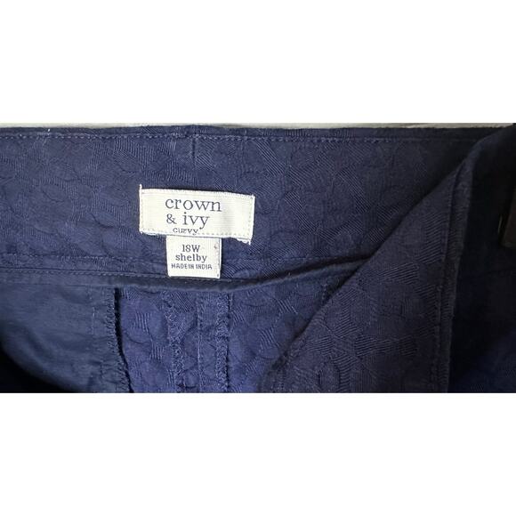 Women's Navy Crown And Ivy SHELBY Textured Scallop Shorts Size 18w - Picture 2 of 4